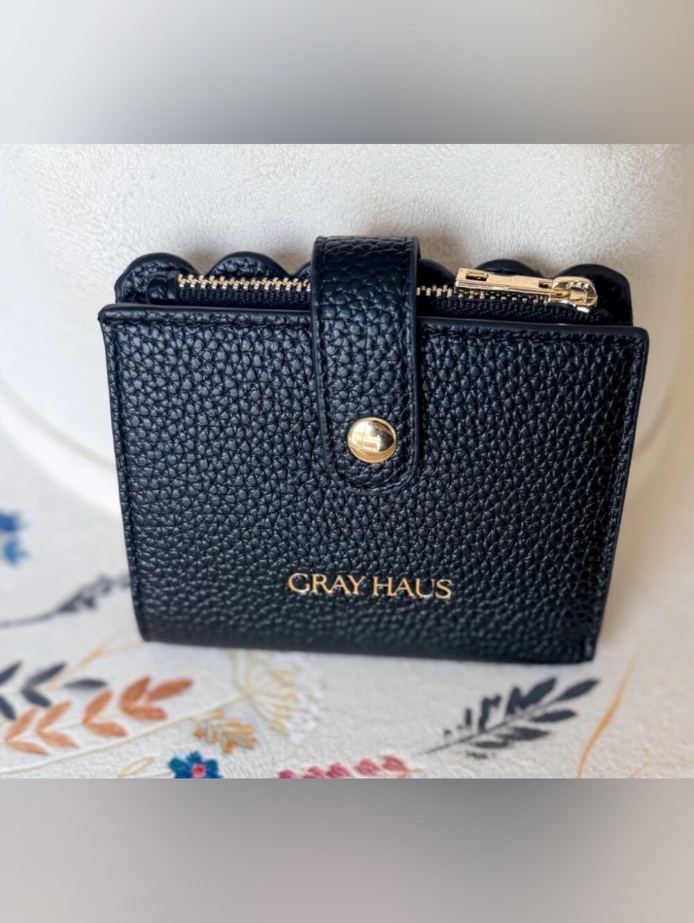 Gray Haus Black Pebbled Vegan Leather Wallet Gold Hardware Canadian New